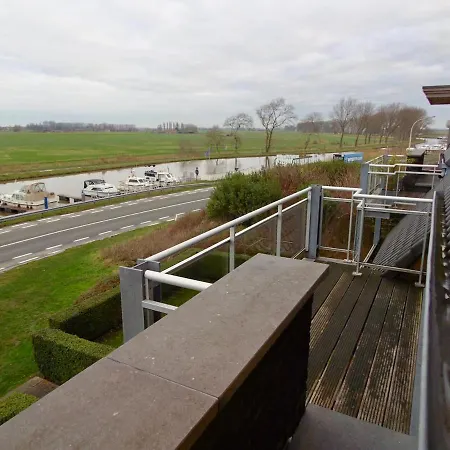 N40d22 Duplexappartement Voor 4 Pers Met Terras En Zicht Op De Polders * Nieuwpoort